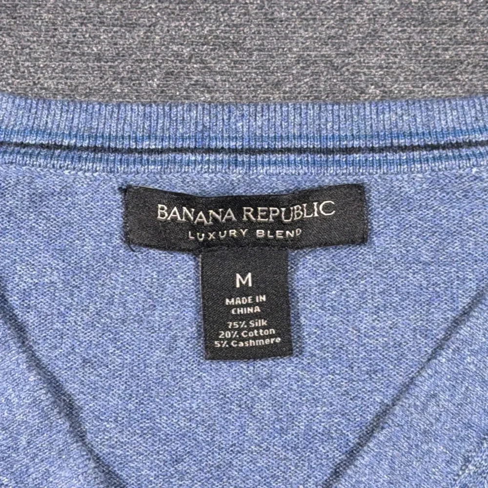 Banana Republic Sweater Mens Medium Blue V-Neck Silk Cotton Cashmere Blend Soft